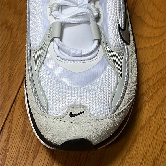 Nike Air Max Bliss Running Shoe, Size 8.5 - Picture 4 of 10